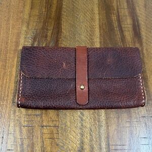 EUC KMM&Co Tan Kodiak Clutch Wallet